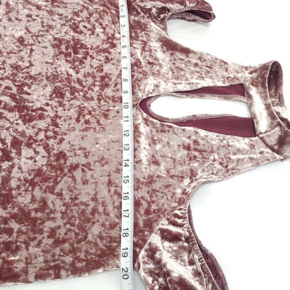 America Eagles Outfitter Velvet Cold Shoulder Top Size Medium - Picture 4 of 7